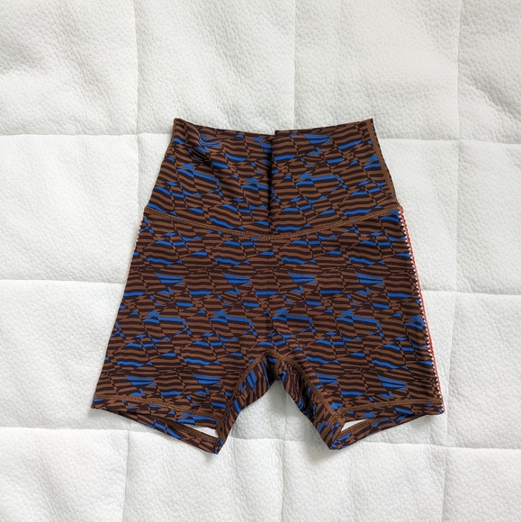 NWOT Aerie Offline Goals inseam crochet inset 5" bike shorts size small - Picture 2 of 8